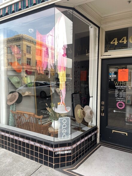 More Photos Of 448 College St, Woodland Office Residential For Lease