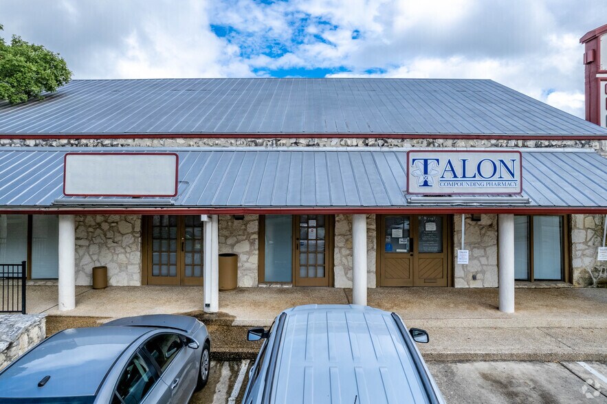 More Photos Of 2950 Thousand Oaks Dr, San Antonio Unknown For Lease