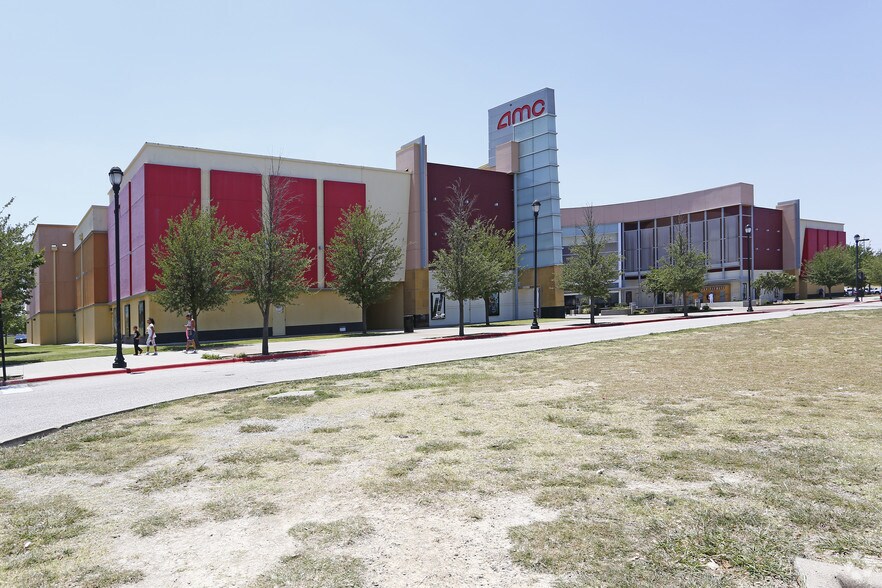 More Photos Of 245 Cedar Sage Dr, Garland Unknown For Lease