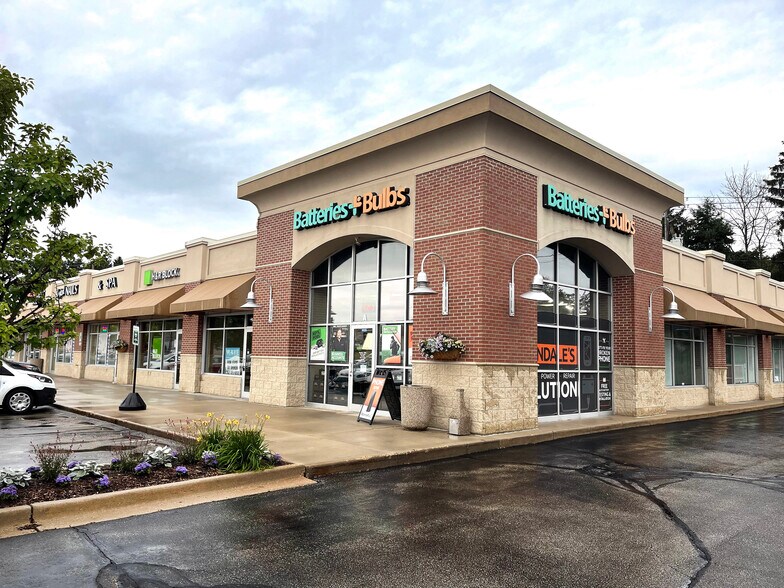 More Photos Of 6150 N Port Washington Rd, Glendale Unknown For Lease