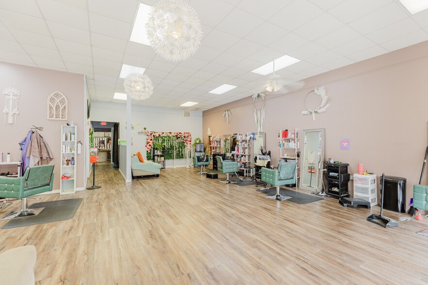 More Photos Of 221 W Lamar St, Americus General Retail For Sale