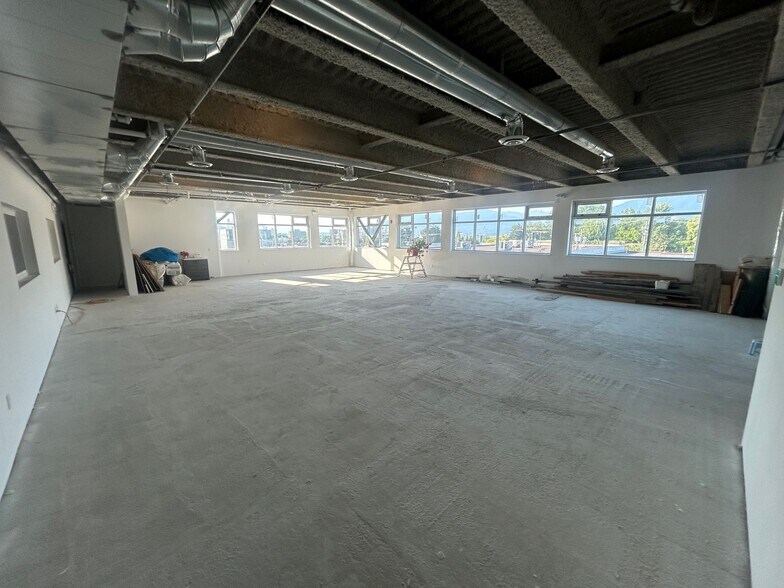 More Photos Of 1510 Venables St, Vancouver Industrial For Sale