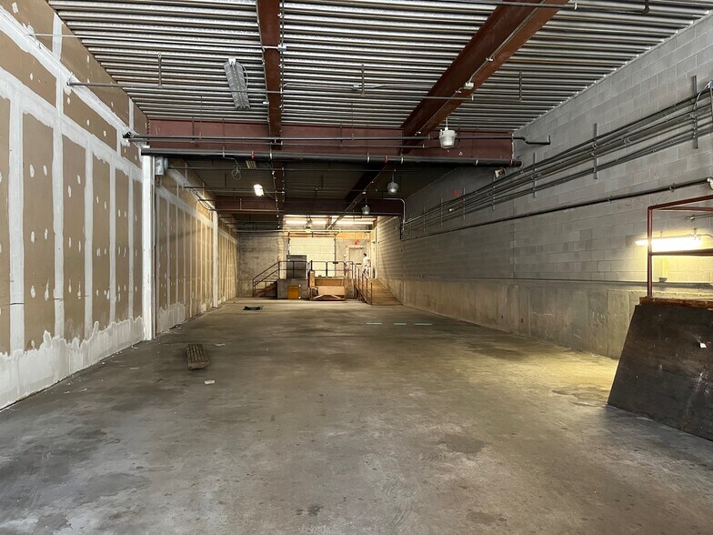 More Photos Of 1 Testa Pl, Norwalk Warehouse For Lease