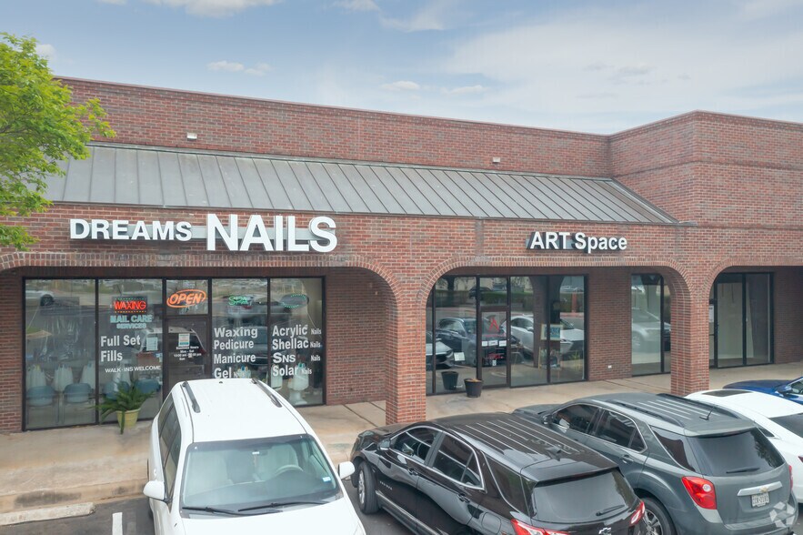 More Photos Of 7739 Northcross Dr, Austin Storefront For Lease