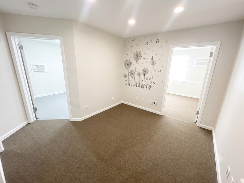 More Photos Of 918 Central Ave, Woodmere Office Residential For Lease