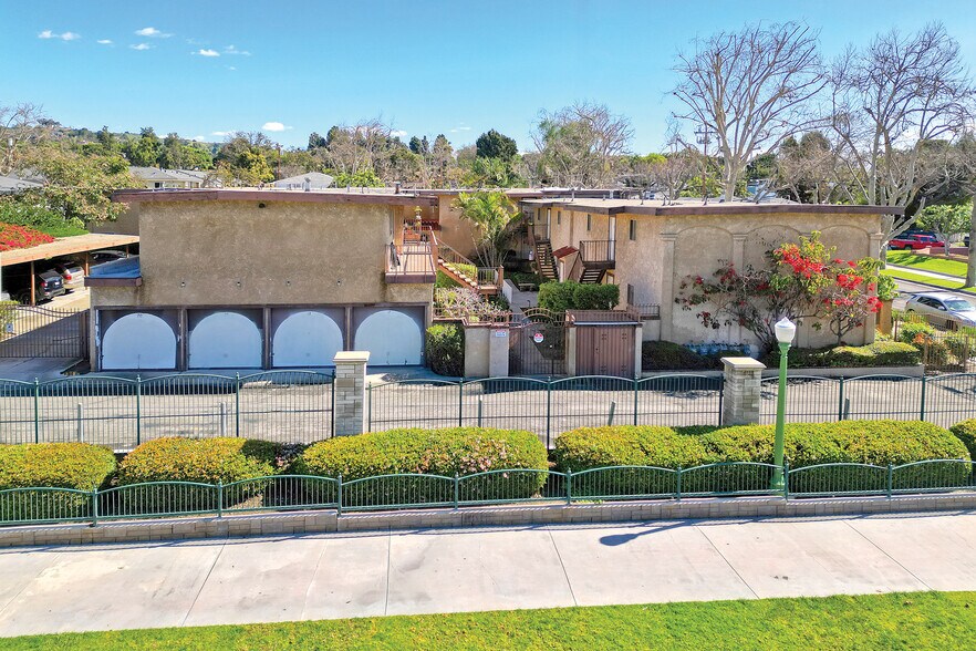More Photos Of 7959 Bright Ave, Whittier Apartments For Sale