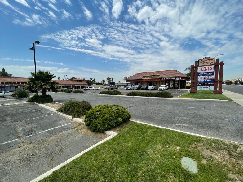 More Photos Of 911-945 W Foothill Blvd, Rialto Unknown For Lease