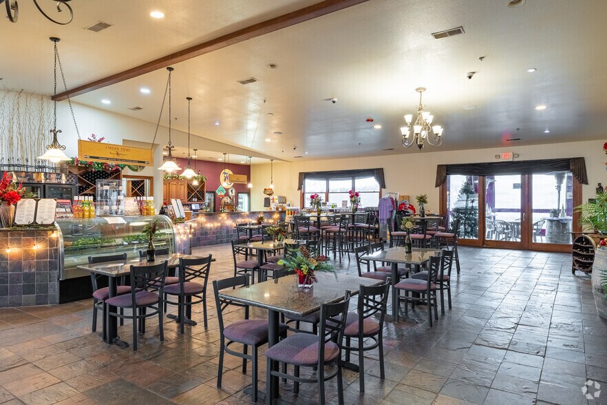 More Photos Of 846 Winery Hills Est, Linn Creek Winery Vineyard For Sale