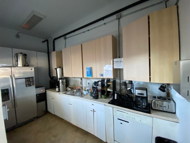 More Photos Of 1501 Eastshore Hwy, Berkeley Manufacturing For Lease