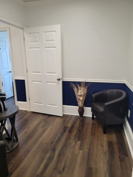 More Photos Of 115 Sycamore Dr, Athens Office For Sale