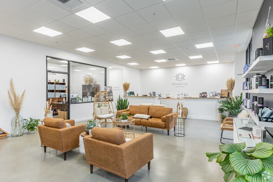 More Photos Of 1280 N Bayshore Dr, Coos Bay General Retail For Lease