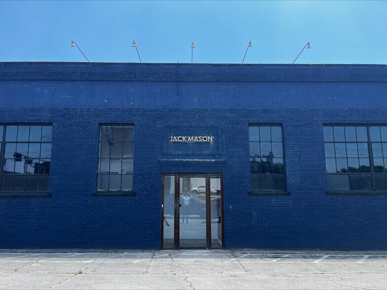 More Photos Of 3030 Canton St, Dallas Flex For Lease