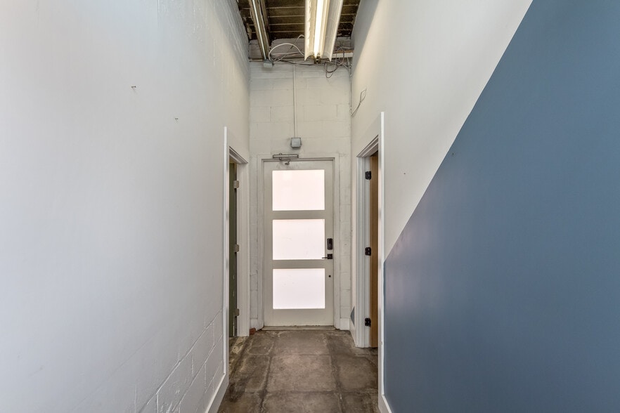 More Photos Of 46 Aston St, Asheville Light Manufacturing For Lease
