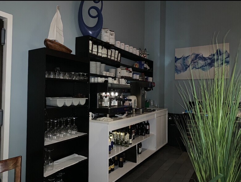 More Photos Of 555 W 43rd St, New York Apartments For Lease