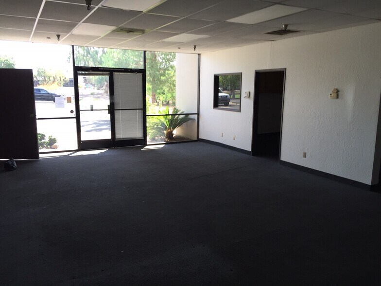 More Photos Of 3717 E Broadway Rd, Phoenix Warehouse For Lease