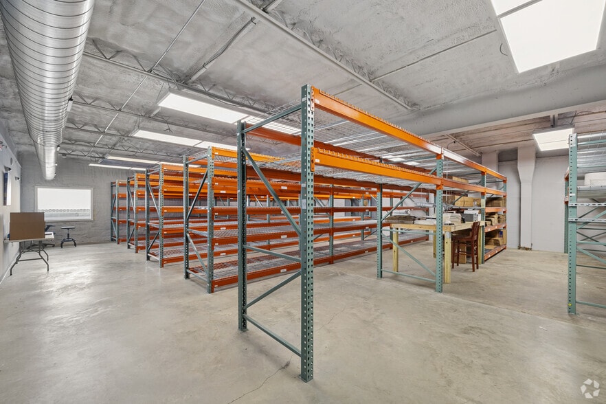 More Photos Of 252-262 Depot Rd, Milford Light Distribution For Lease