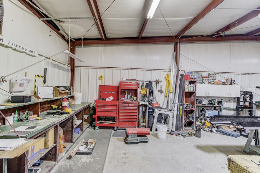 More Photos Of 3743 Old Flowery Branch Rd, Oakwood Warehouse For Lease