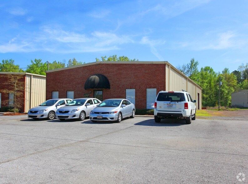 More Photos Of 90 Industrial Blvd, Attalla Freestanding For Lease