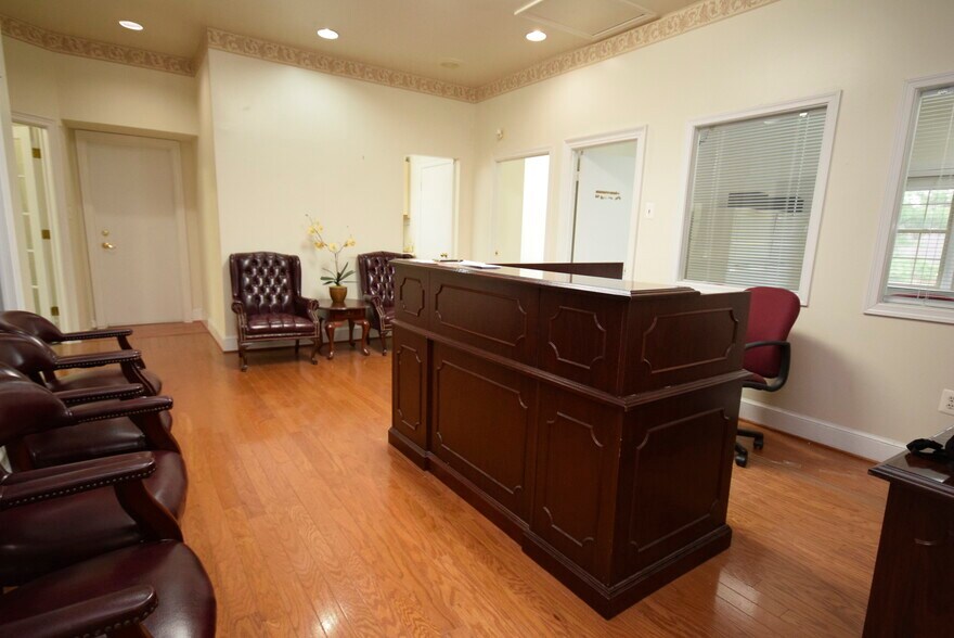 More Photos Of 7361 Mcwhorter Pl, Annandale Office For Lease