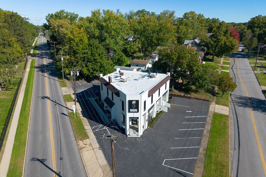 More Photos Of 2404 4th St, Cuyahoga Falls Office For Sale