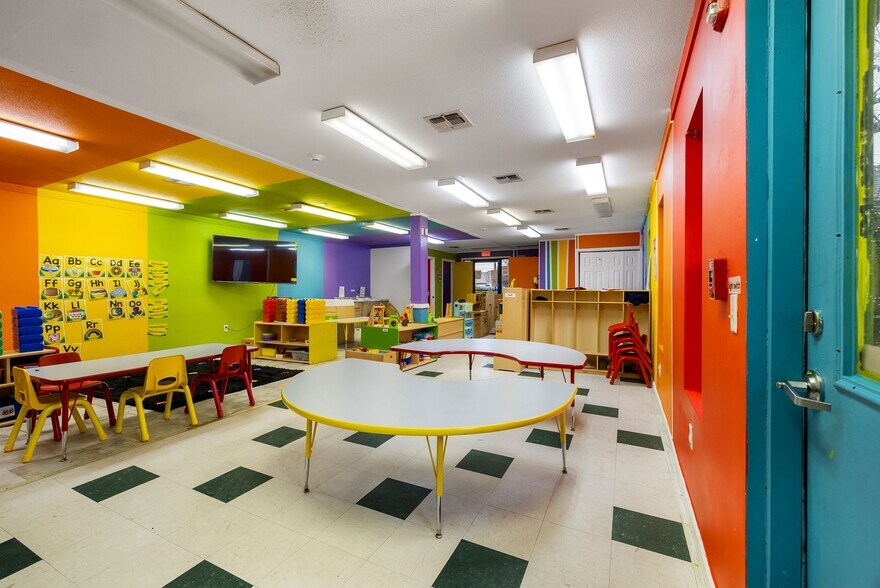 More Photos Of 204 Tibet Ave, Savannah Daycare Center For Sale