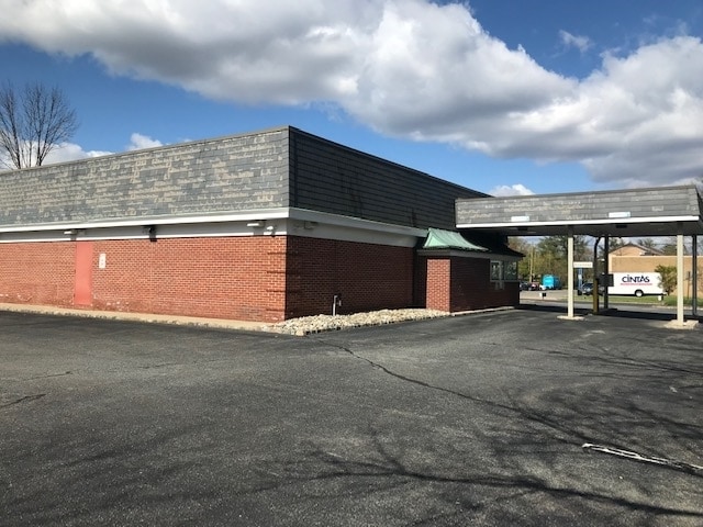More Photos Of 995 Bloomfield Ave, West Caldwell Bank For Lease