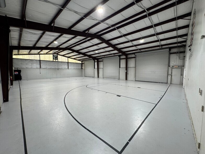More Photos Of 4354 Valnorth Dr, Valdosta Warehouse For Lease