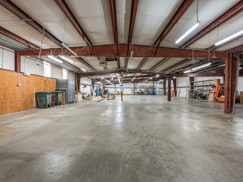 More Photos Of 544 Haywood Rd, Asheville Light Distribution For Sale