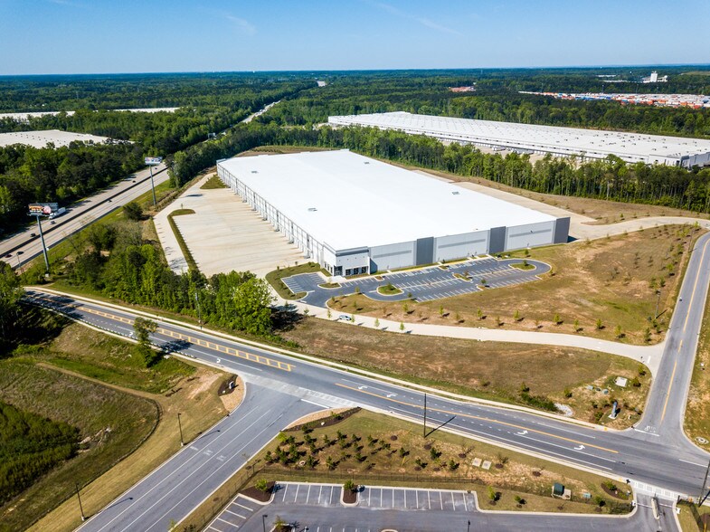 More Photos Of 2000 Logistics Center Dr, Fairburn Distribution For Lease