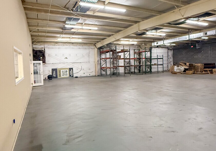 More Photos Of 1307 Putman Dr NW, Huntsville Flex For Lease