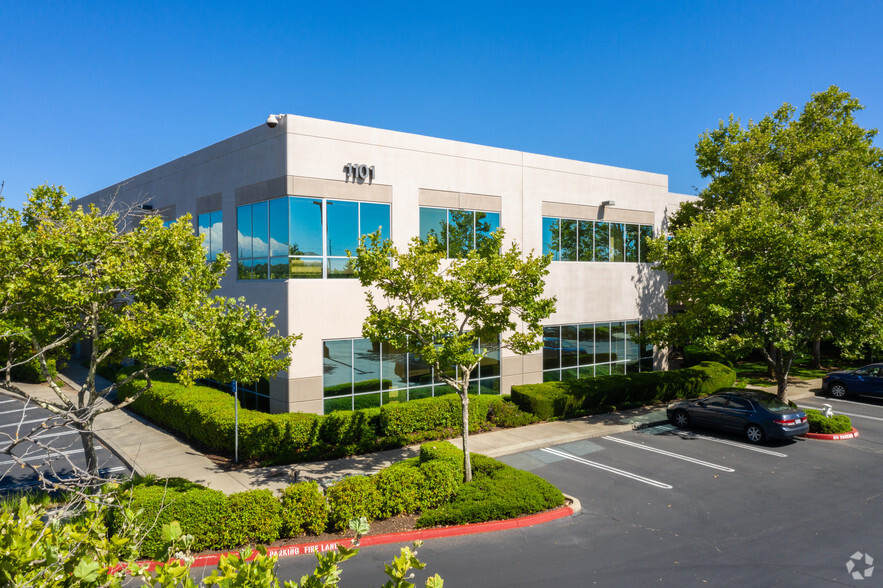 Primary Photo Of 1101 Creekside Ridge Dr, Roseville Office For Lease