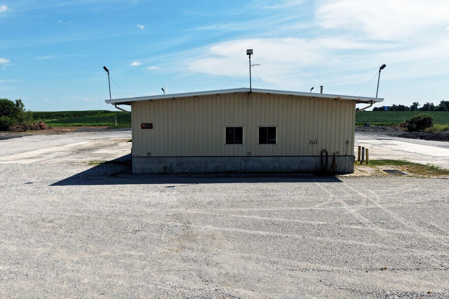 More Photos Of 5601 IN-32, Crawfordsville Truck Terminal For Lease