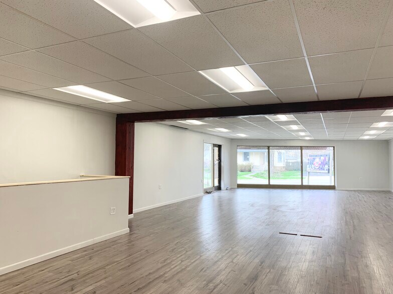 More Photos Of 929 N 5th Ave, Kankakee Storefront Retail Office For Sale