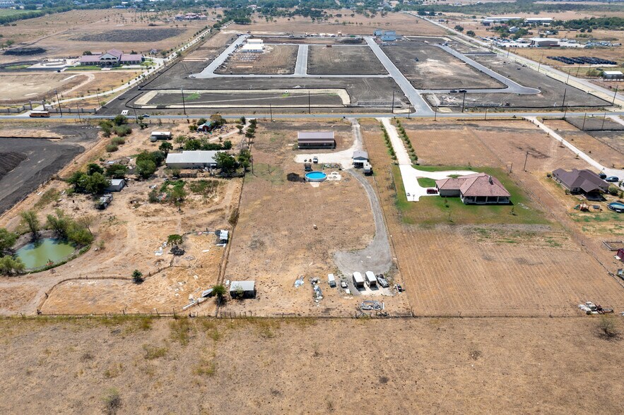 More Photos Of 1316 County Road 305, Jarrell Land For Lease