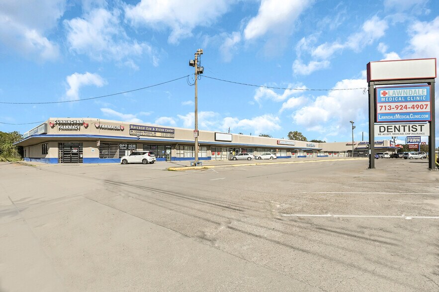 Primary Photo Of 7101 Lawndale St, Houston Unknown For Sale