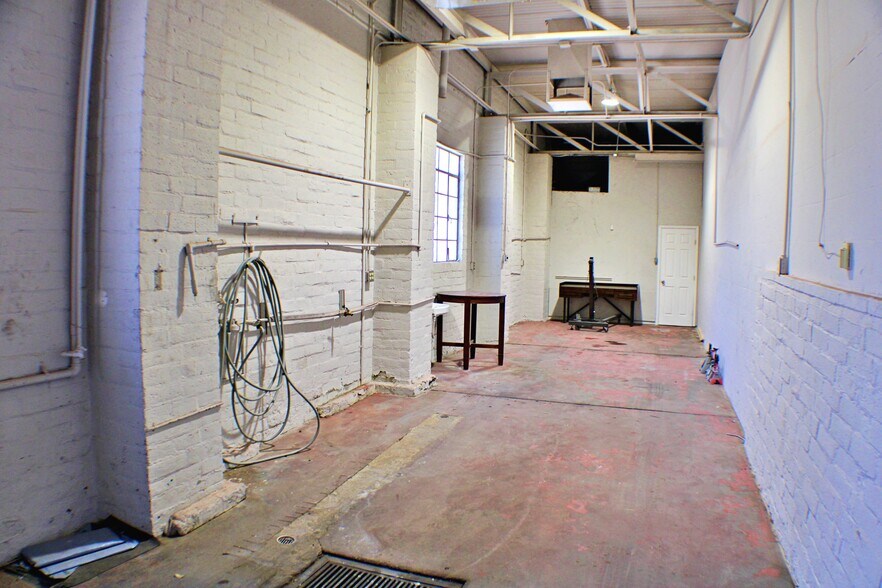 More Photos Of 1500 Wyoming Ave, El Paso Auto Repair For Lease