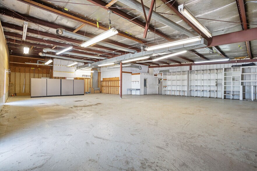 More Photos Of 50101 Highway 52 N, Kenmare Warehouse For Sale