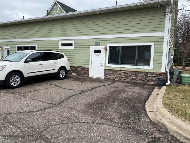 More Photos Of 11149-11157 N Zealand Ave, Champlin Office For Lease