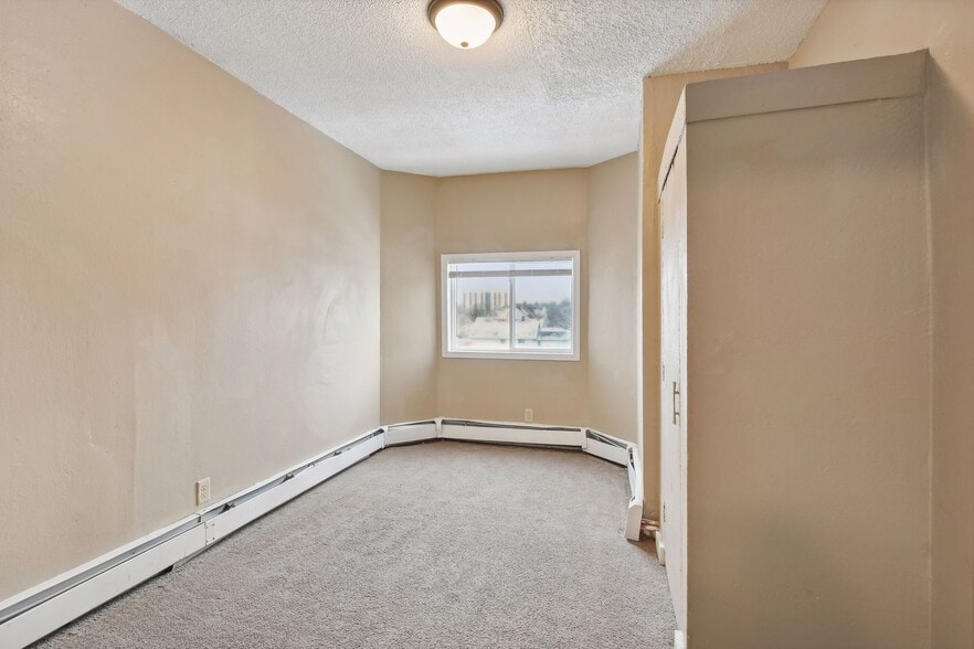 More Photos Of 953 Desoto St, Saint Paul Apartments For Sale