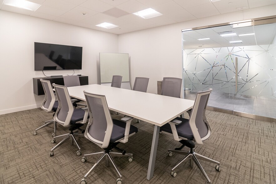 More Photos Of 3701 Algonquin Rd, Rolling Meadows Office For Lease