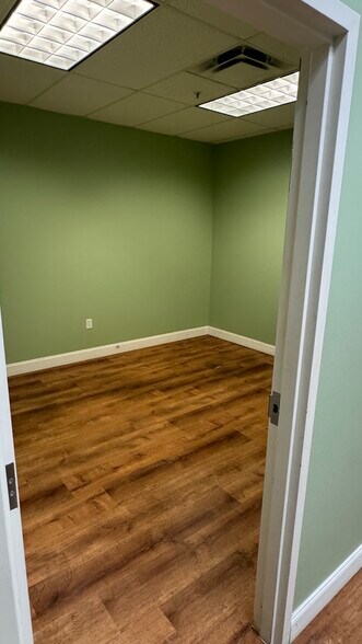 More Photos Of 740 S Powerline Rd, Deerfield Beach Warehouse For Lease