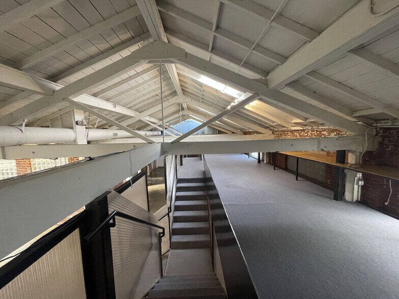 More Photos Of 2662-2684 Lacy St, Los Angeles Loft Creative Space For Lease