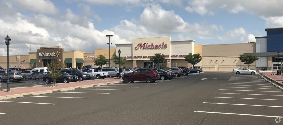 More Photos Of 9701 Roosevelt Blvd, Philadelphia Unknown For Lease