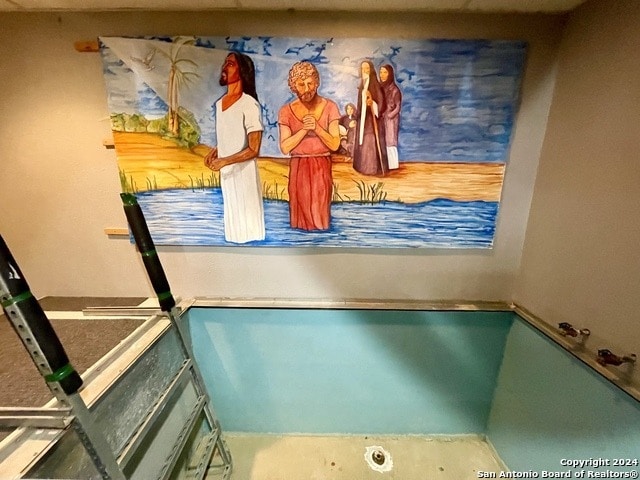 More Photos Of 815 Albert St, San Antonio Religious Facility For Sale