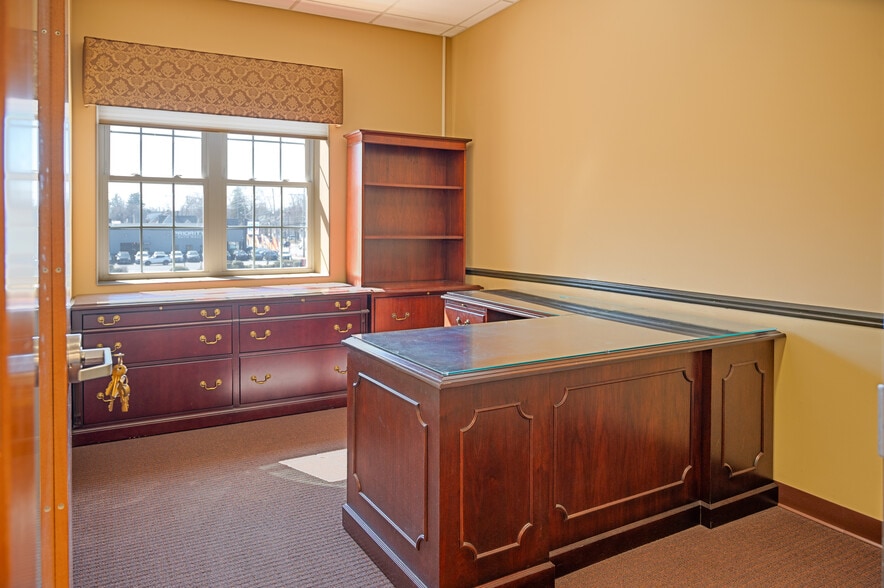 More Photos Of 105 River Ave, Lakewood Office For Lease