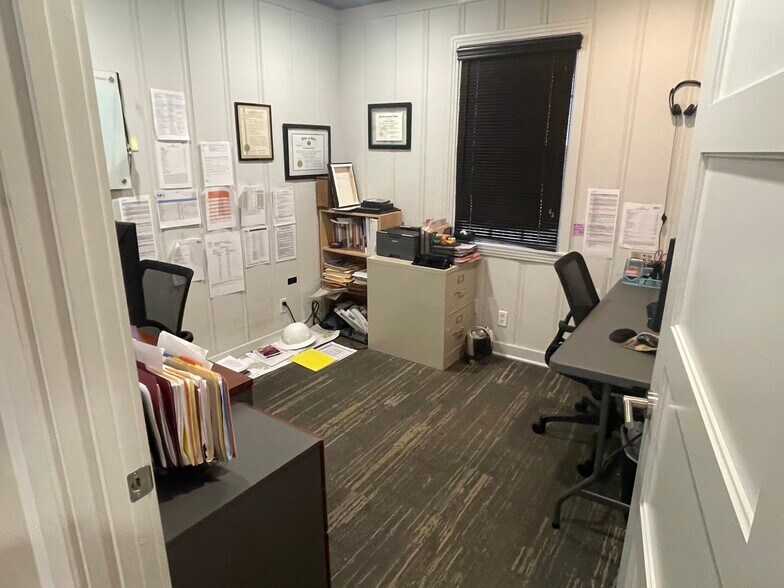 More Photos Of 1475 Columbia Ave, Franklin Office For Lease