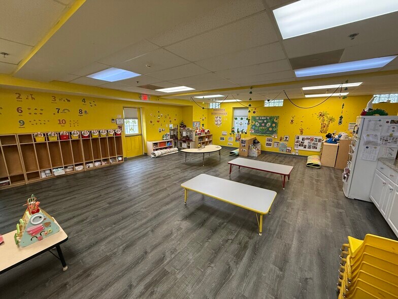 More Photos Of 24 Cherry Tree Farm Rd, Middletown Daycare Center For Sale