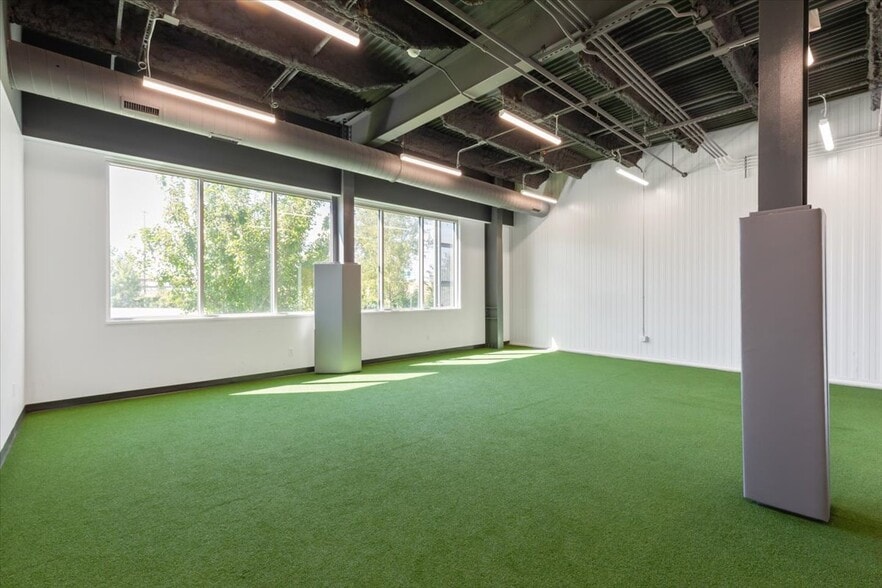 More Photos Of 3260 Mid America Dr, Council Bluffs Sports And Entertainment For Lease