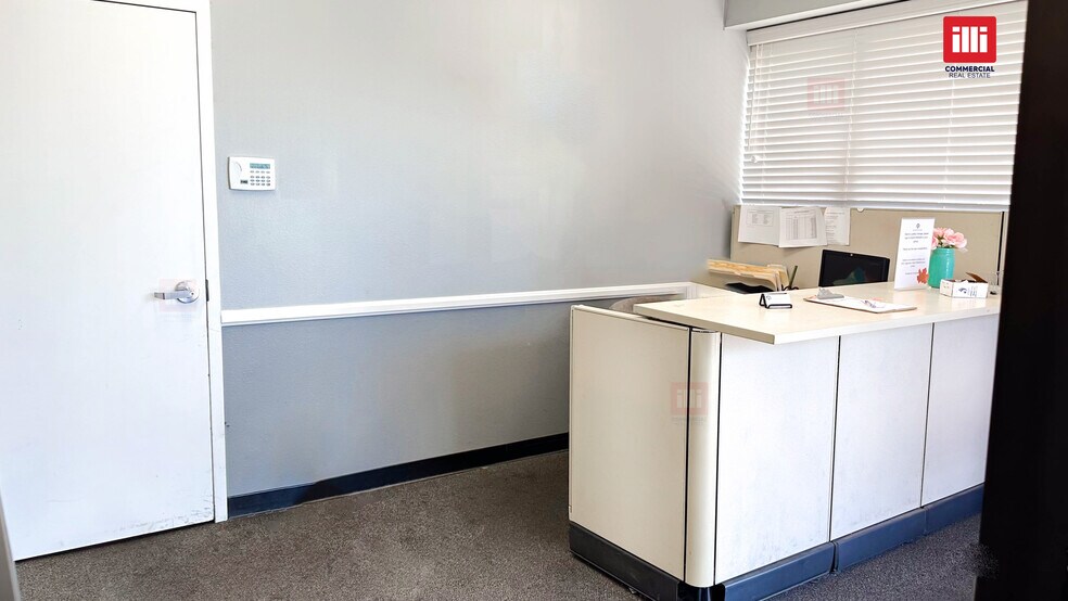 More Photos Of 7315 Lankershim Blvd, North Hollywood Light Manufacturing For Sale