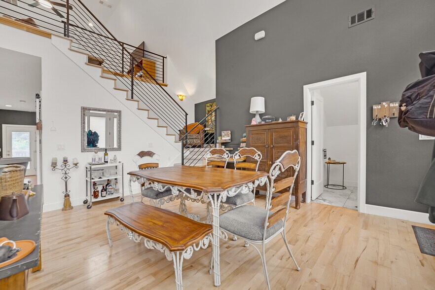 More Photos Of 446724 E 390 Rd, Langley Hotel For Sale